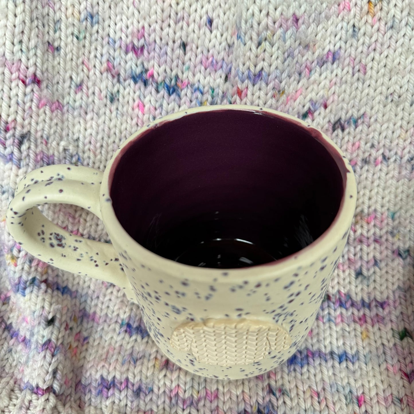 14oz blue speckle sweater mug with purple inside