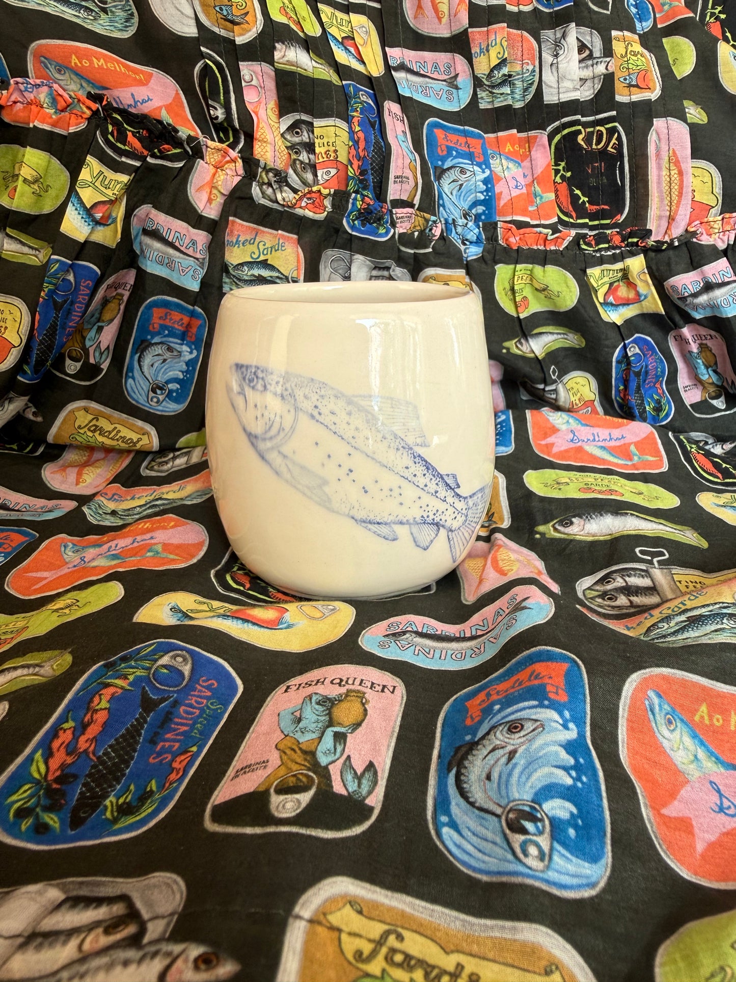 8oz fish “thumb cup”