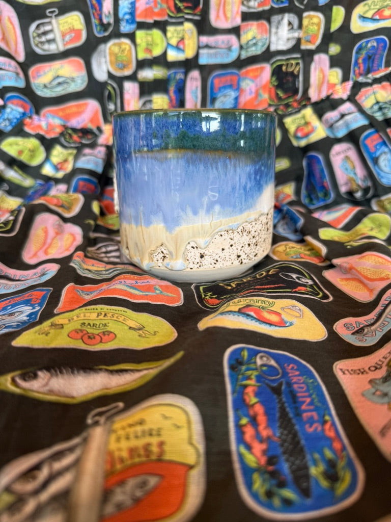 18oz sweater mug: waves on the shore