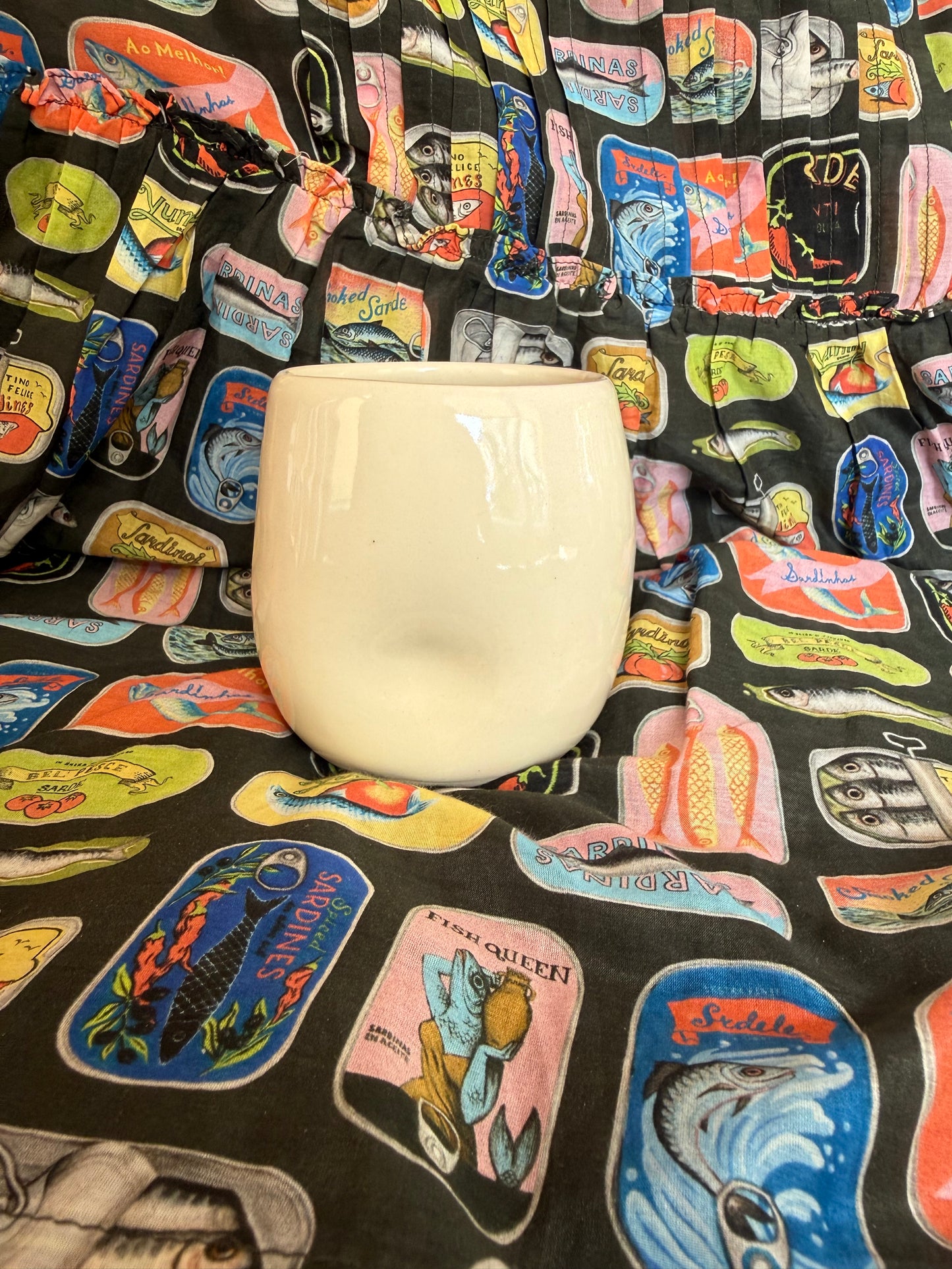8oz fish “thumb cup”